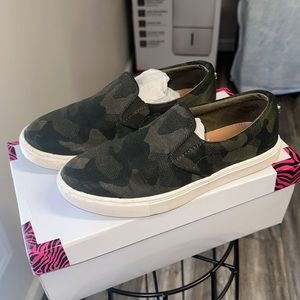 Steve Madden slip on sneakers
